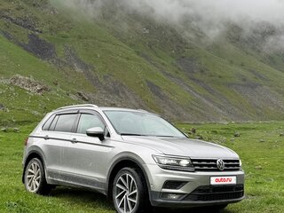 2018 Volkswagen Tiguan II, серебристый, 2250000 рублей, вид 3