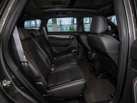 2026 Geely Okavango I Рестайлинг, серый, 4085990 рублей - вид 17