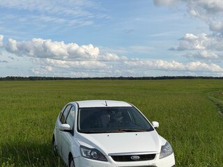 2009 Ford Focus II Рестайлинг, белый, 300000 рублей, вид 1