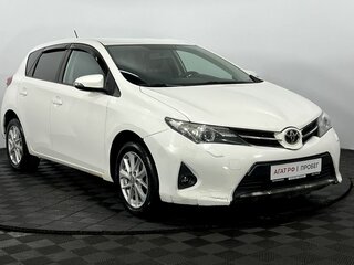 2013 Toyota Auris II, белый, 990000 рублей, вид 4