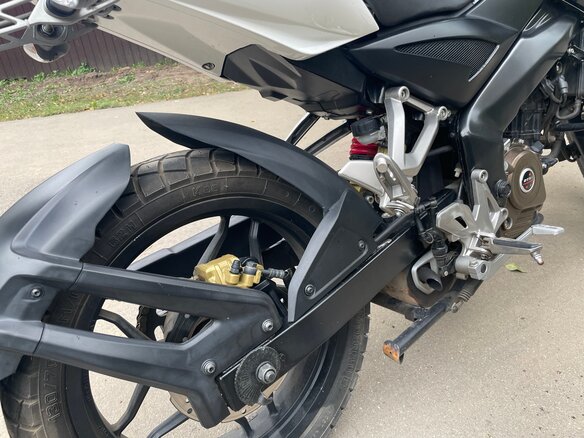 2016 Bajaj Pulsar NS 200, белый, 155000 рублей - вид 1