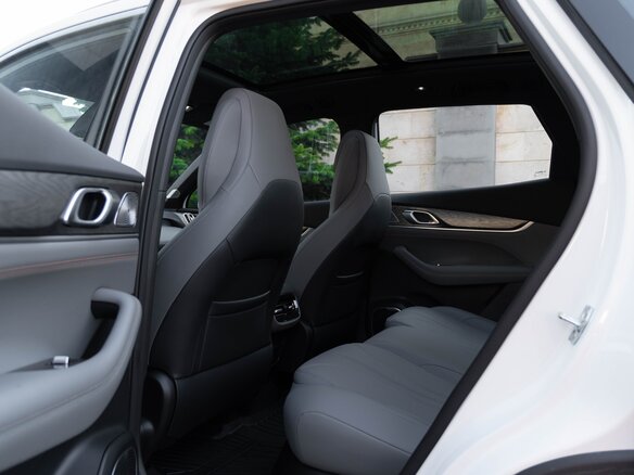2026 Geely Galaxy M7, белый - вид 21