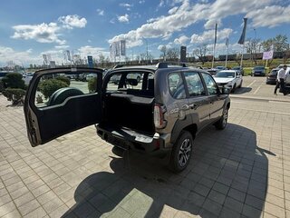 2026 Lada (ВАЗ) Niva Travel I Рестайлинг, серый, 1737000 рублей, вид 5
