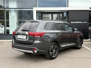 2016 Mitsubishi Outlander III Рестайлинг 2, серый, 1549000 рублей, вид 5