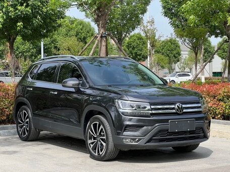 2023 Volkswagen Tharu I, чёрный, 2100000 рублей, вид 2