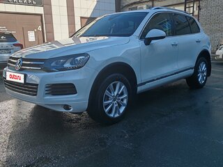 2014 Volkswagen Touareg II, белый, 2370000 рублей, вид 1