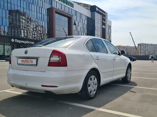 2011 Skoda Octavia II (A5) Рестайлинг, белый, 780000 рублей, вид 4