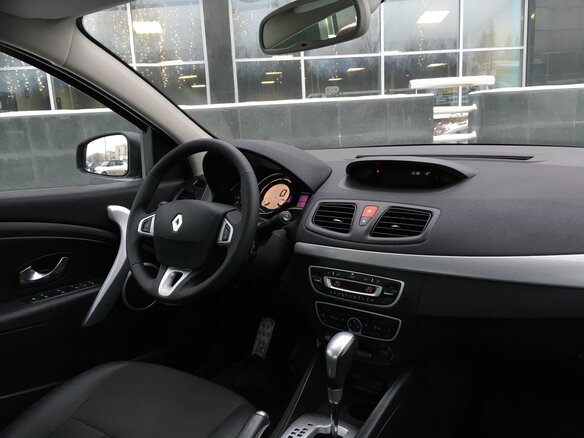 2011 Renault Fluence I, чёрный - вид 4