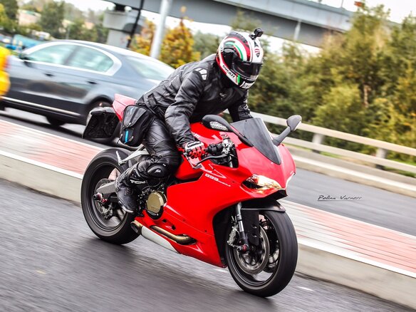 2014 Ducati 899 Panigale, пурпурный - вид 4