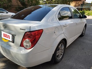 2012 Chevrolet Aveo II, белый, 700000 рублей, вид 4