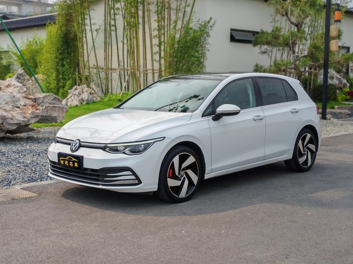 Открыть фотографии: Volkswagen Golf VIII