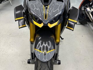 2022 Ducati Streetfighter V4, серый, 3800000 рублей, вид 1