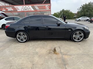 2008 BMW 5 серии 525i V (E60/E61) Рестайлинг, чёрный, 1430000 рублей, вид 4