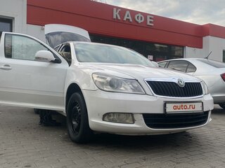 2013 Skoda Octavia II (A5) Рестайлинг, белый, 450000 рублей, вид 2