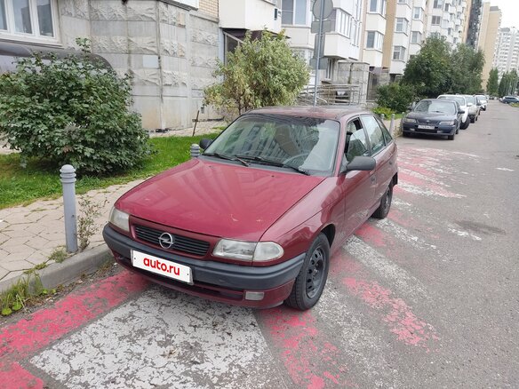1996 Opel Astra F, пурпурный