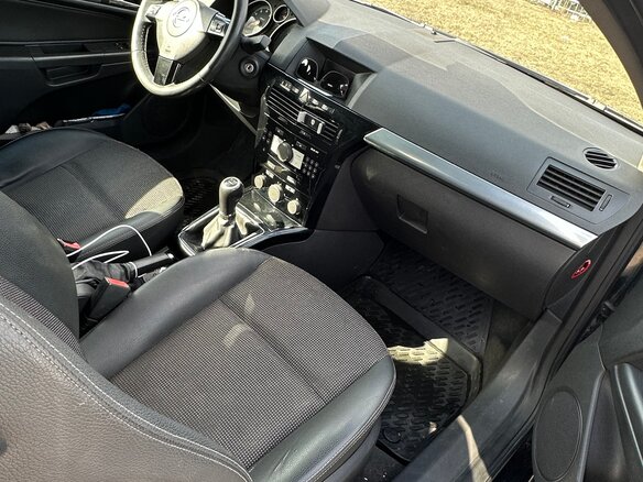 2008 Opel Astra GTC H Рестайлинг, чёрный, 440000 рублей - вид 11