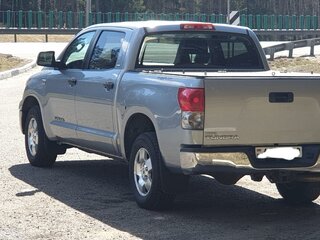 2010 Toyota Tundra CrewMax II, серебристый, 2450000 рублей, вид 5