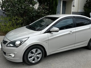 2015 Hyundai Solaris I Рестайлинг, бежевый, 1400000 рублей, вид 4