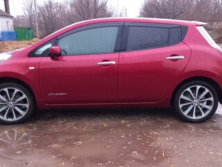 2012 Nissan Leaf I (ZE0/AZE0), пурпурный, 760000 рублей, вид 3