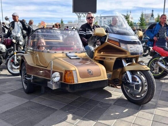 1991 Honda GL 1500 Gold Wing, золотистый - вид 18
