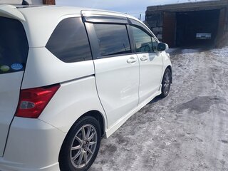 2010 Honda Freed I, белый, 1200000 рублей, вид 4