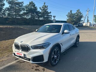 2022 BMW X6 40i III (G06), белый, 8500000 рублей, вид 1