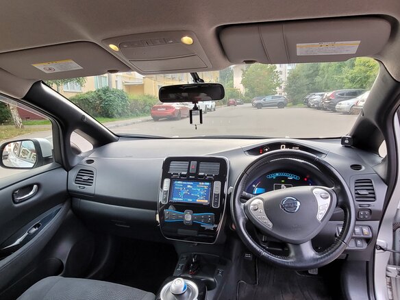 2012 Nissan Leaf (EM57) I (ZE0/AZE0), серебристый, 899000 рублей - вид 14