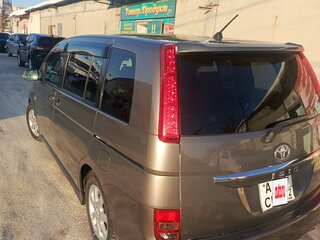 2010 Toyota ISis I Рестайлинг, серый, 1250000 рублей, вид 4