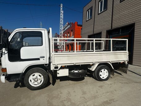 1993 Nissan Atlas, белый, 950000 рублей, вид 5