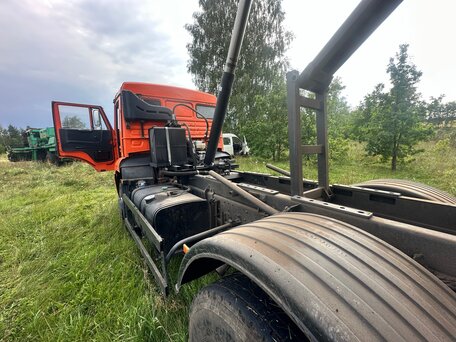 2013 КамАЗ 6520, оранжевый, 2200000 рублей, вид 4