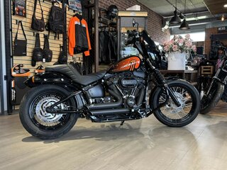 2021 Harley-Davidson Street Bob, чёрный, 1650000 рублей, вид 4