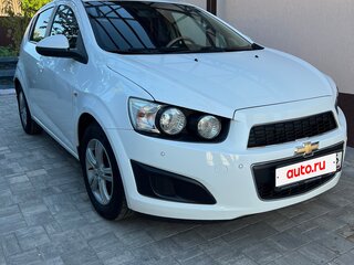 2014 Chevrolet Aveo II, белый, 825000 рублей, вид 1
