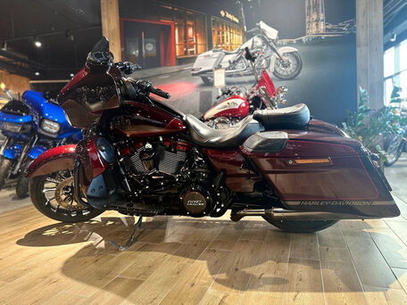 2018 Harley-Davidson CVO Street Glide, пурпурный, 3950000 рублей, вид 1
