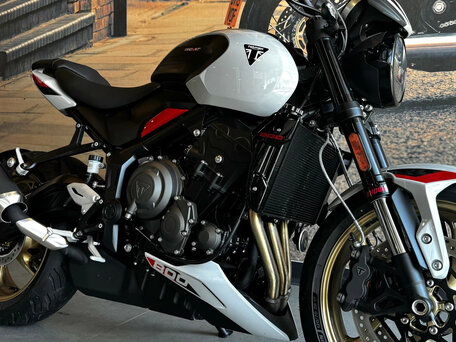 2026 Triumph Trident 800, серый, 1590000 рублей, вид 3