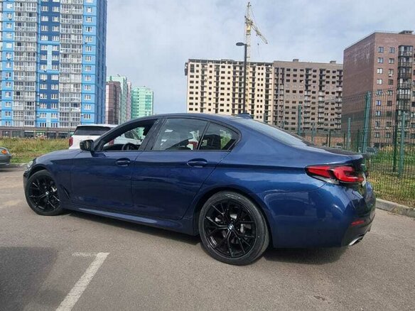 2021 BMW 5 серии 530i xDrive VII (G30/G31/G38) Рестайлинг, синий, 5390000 рублей - вид 5