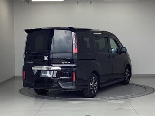 2021 Honda Stepwgn V Рестайлинг, чёрный, 1695999 рублей, вид 3