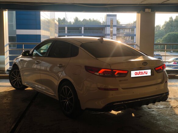 2018 Kia Optima IV Рестайлинг, белый, 1830000 рублей - вид 5