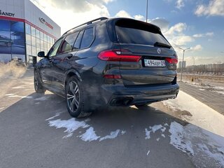 2022 BMW X7 40i I (G07), серый, 11500000 рублей, вид 3