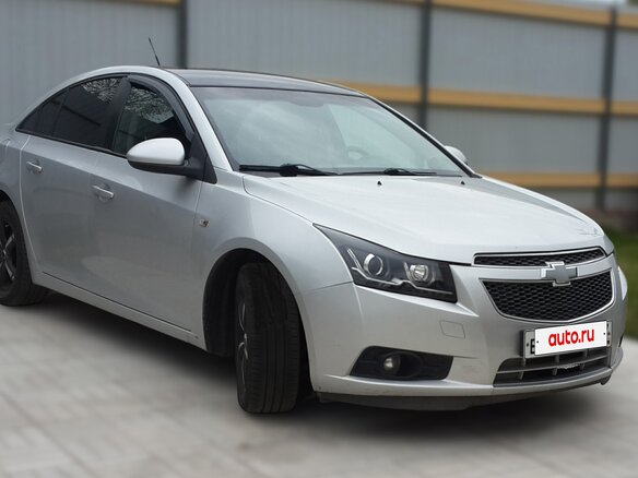 2010 Chevrolet Cruze I, серебристый, 666000 рублей - вид 6