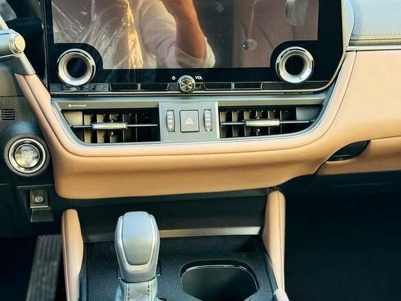 2025 Lexus ES 200 VII Рестайлинг 2, белый, 5690000 рублей - вид 12