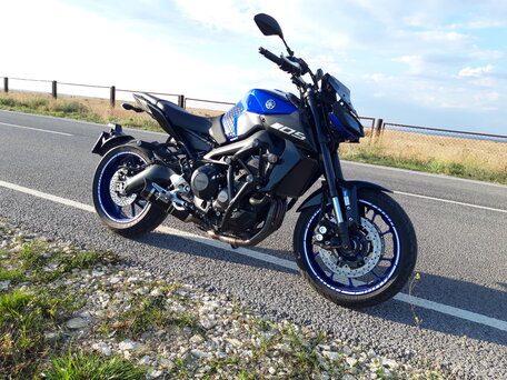 2019 Yamaha MT-09 (FZ-09), синий, 949999 рублей, вид 1