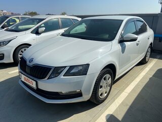 2018 Skoda Octavia III (A7) Рестайлинг, белый, 1150000 рублей, вид 1