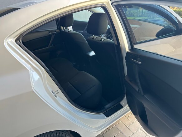 2012 Mazda 3 II (BL) Рестайлинг, белый, 1355000 рублей - вид 27