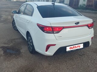 2018 Kia Rio IV, белый, 1380000 рублей, вид 5