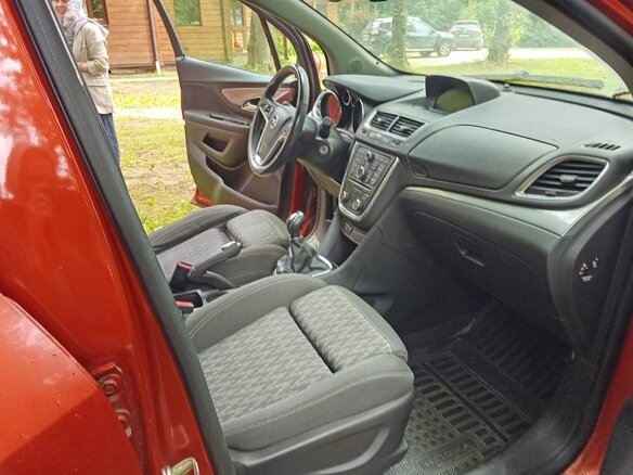 2014 Opel Mokka I, оранжевый, 1100000 рублей - вид 9
