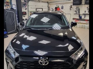 2021 Toyota RAV4 V (XA50), чёрный, 3700000 рублей, вид 1