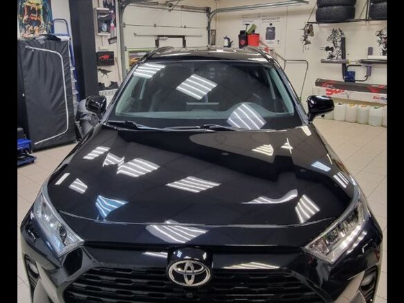 2021 Toyota RAV4 V (XA50), чёрный, 3700000 рублей