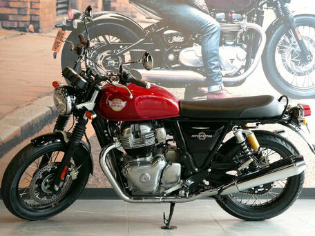 2024 Royal Enfield Interceptor 650, красный, 645000 рублей, вид 2