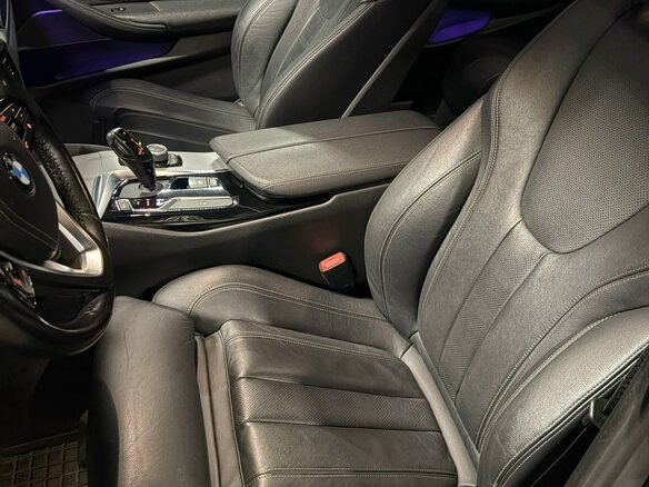 2019 BMW 5 серии 520i VII (G30/G31/G38), чёрный, 2990000 рублей - вид 5