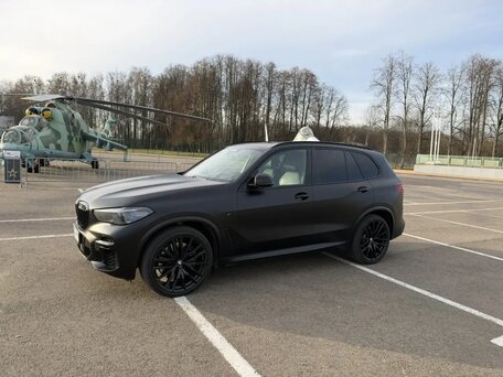 2022 BMW X5 40d IV (G05/G18), чёрный, 9300000 рублей, вид 4
